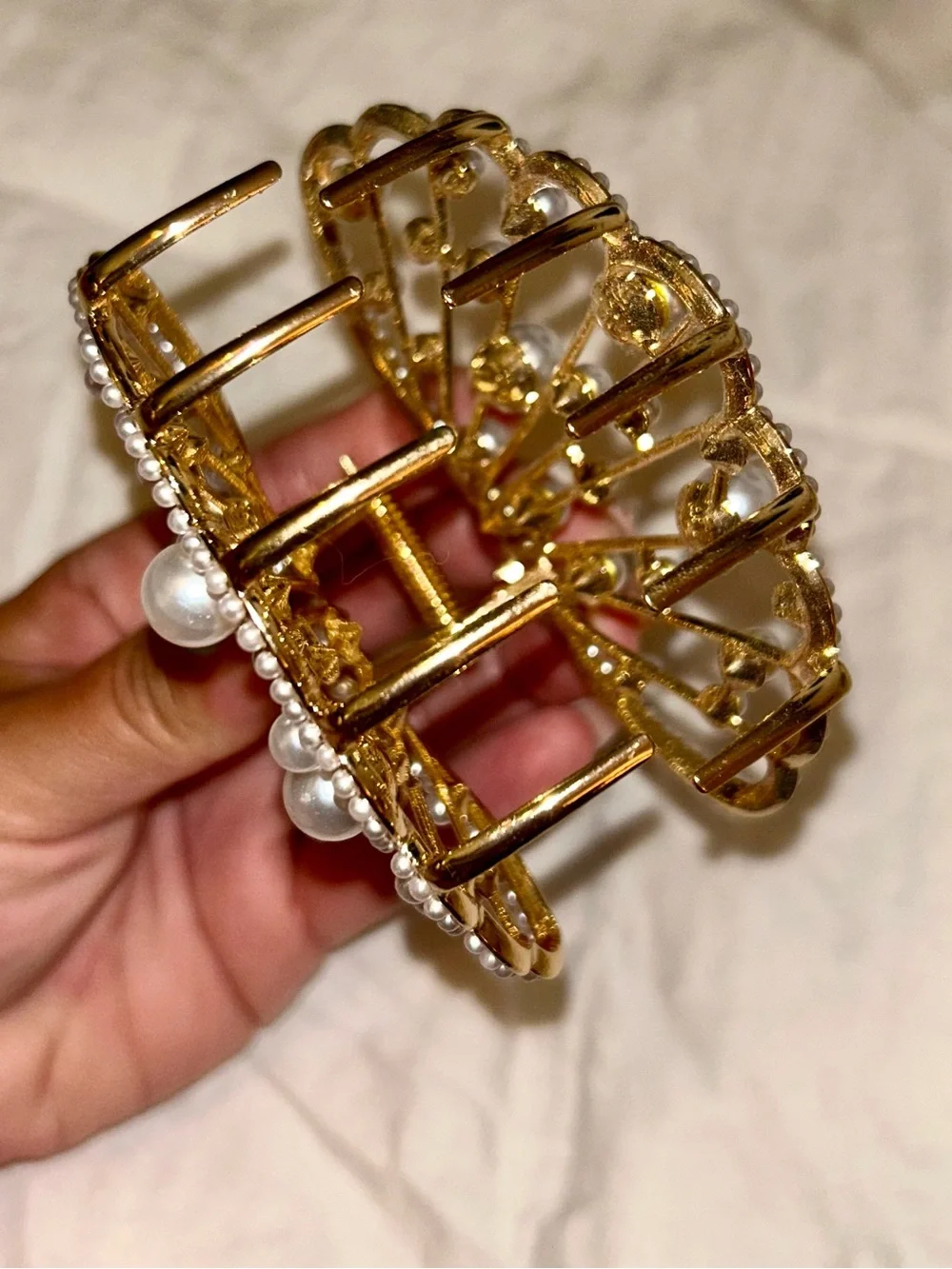 Gold Pearl Fan Claw Clip